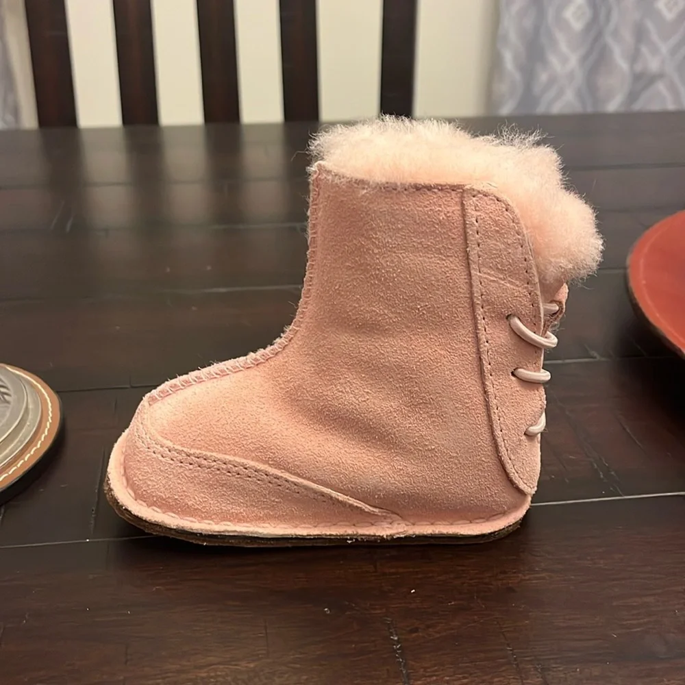 Ugg Australia I Boo infant baby booties boots Size Small 2/3 new 6-12 Months